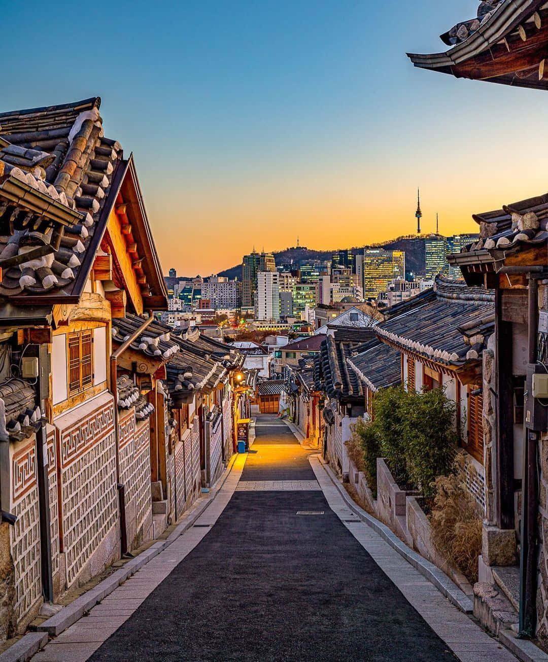 Bukchon Hanok Villageat Dusk Wallpaper