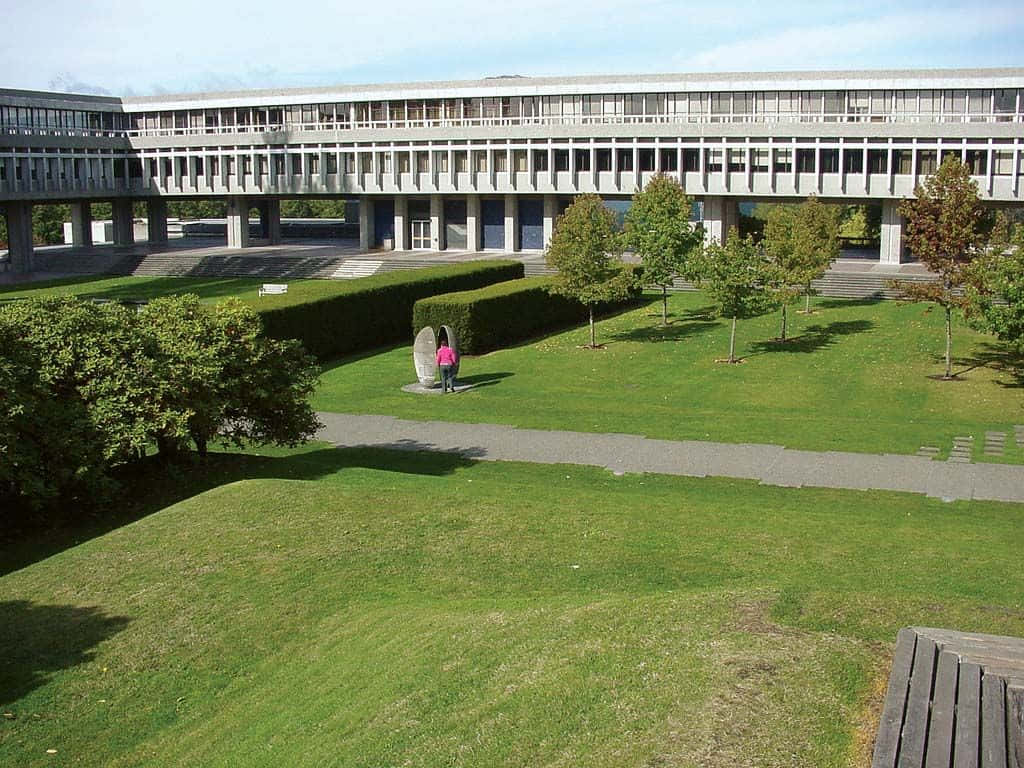 Burnaby Academic Buildingand Green Space Wallpaper