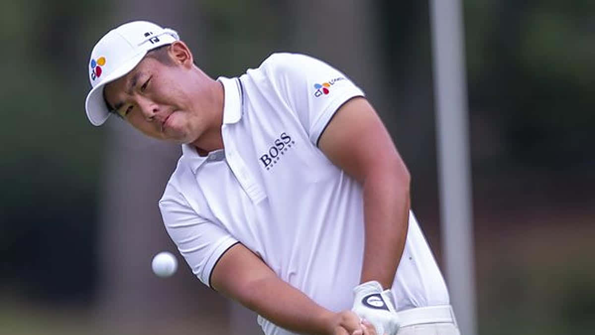 Byeong Hun An Looking At The Ball Wallpaper