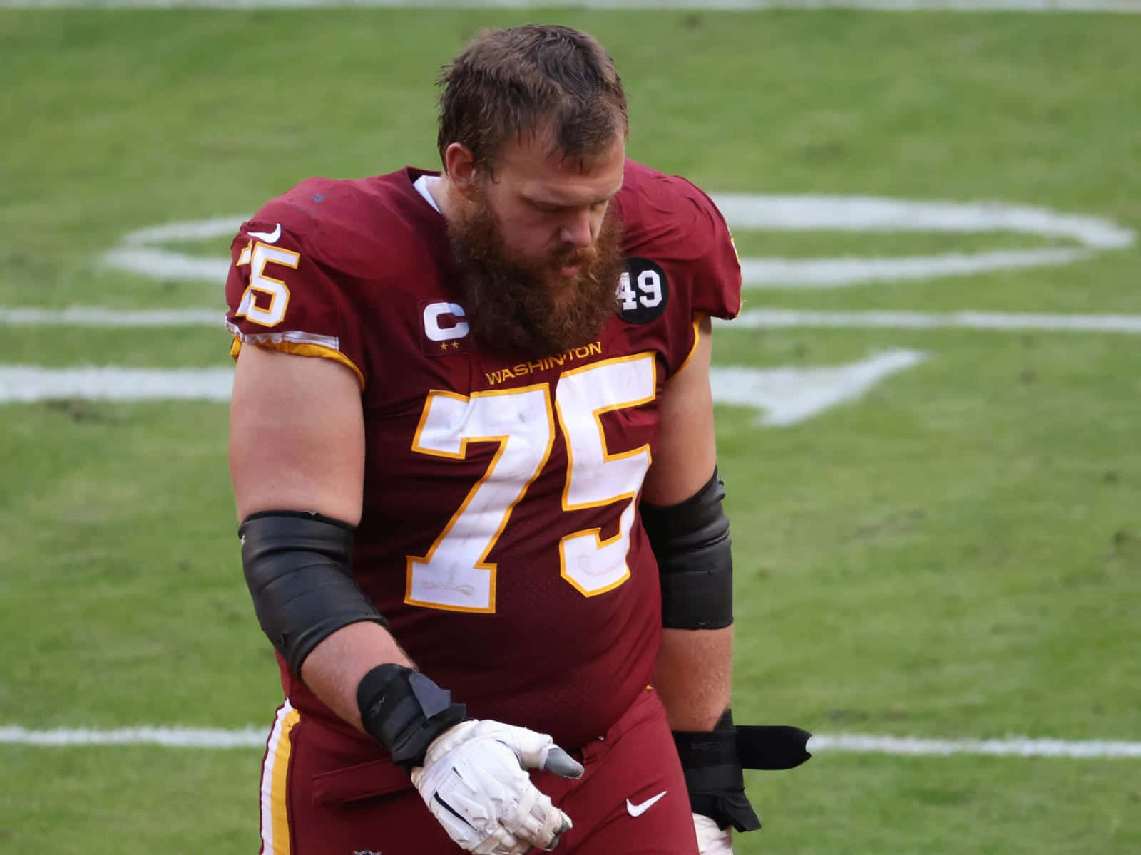 Candid Brandon Scherff In Washington Football Team Game Wallpaper