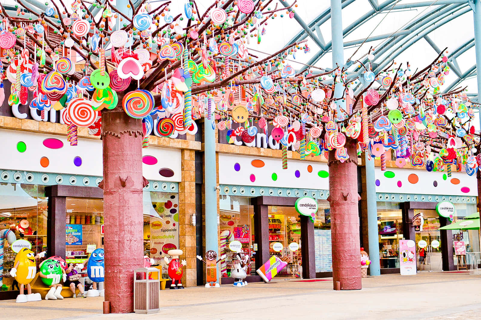 Candy Tree Decor Universal Studios Singapore Wallpaper