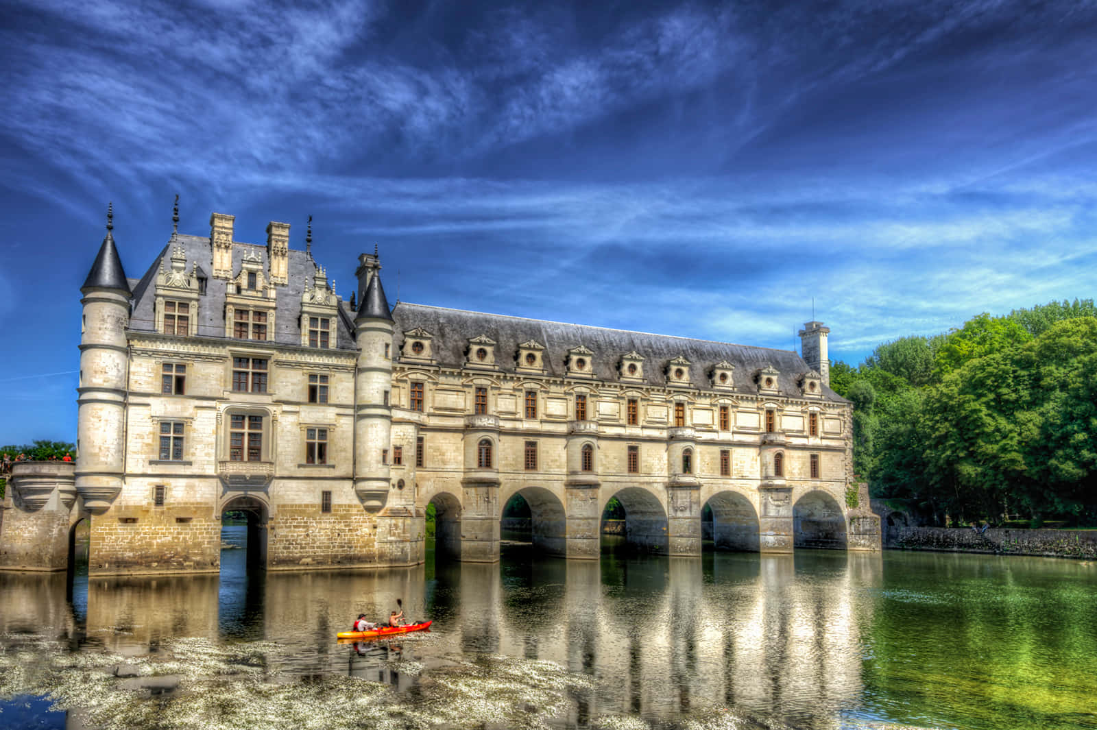 Canoe Past Chenonceau Wallpaper