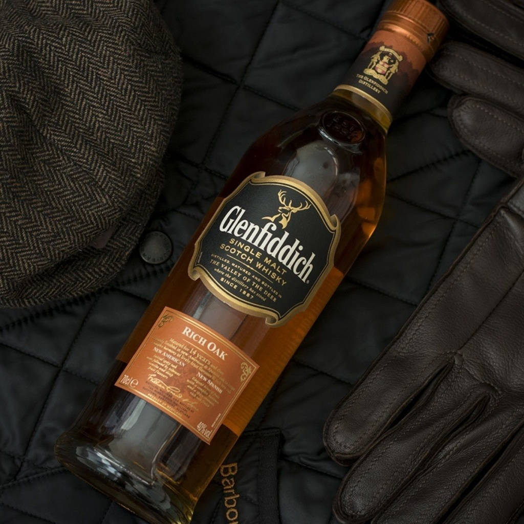 Caption: A Masterpiece Of Sophistication: Glenfiddich 14-year-old Rich Oak Wallpaper