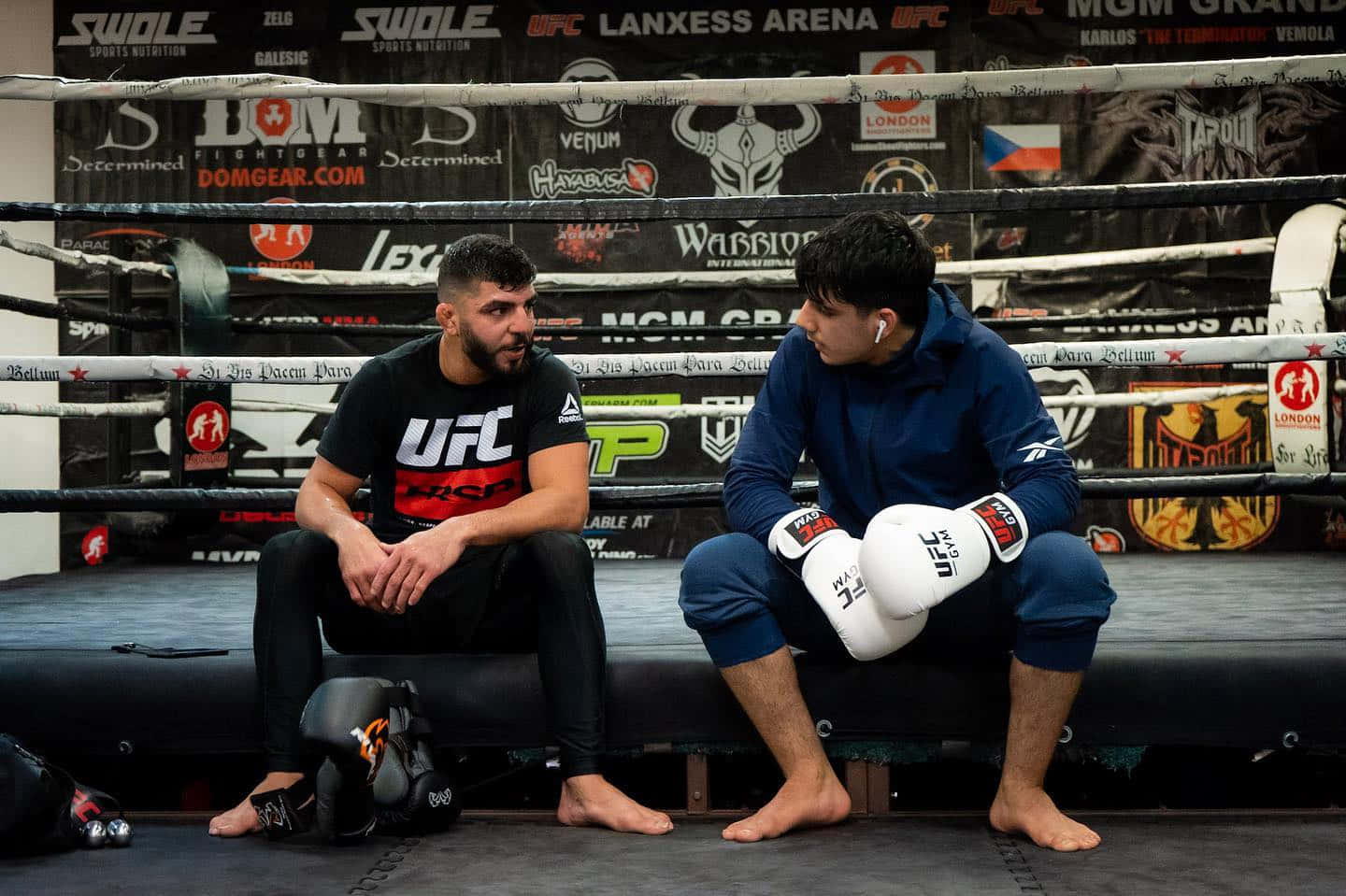 Caption: Amir Albazi At Ufc Ring. Wallpaper