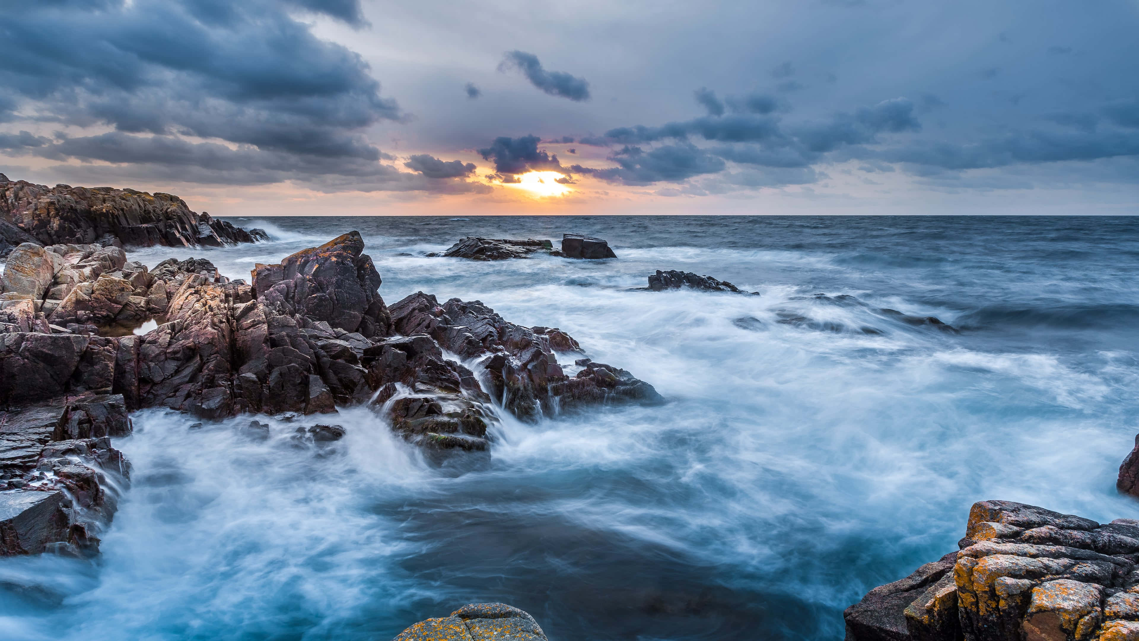 Caption: Captivating 4k Image Of Crystal Clear Ocean Wallpaper