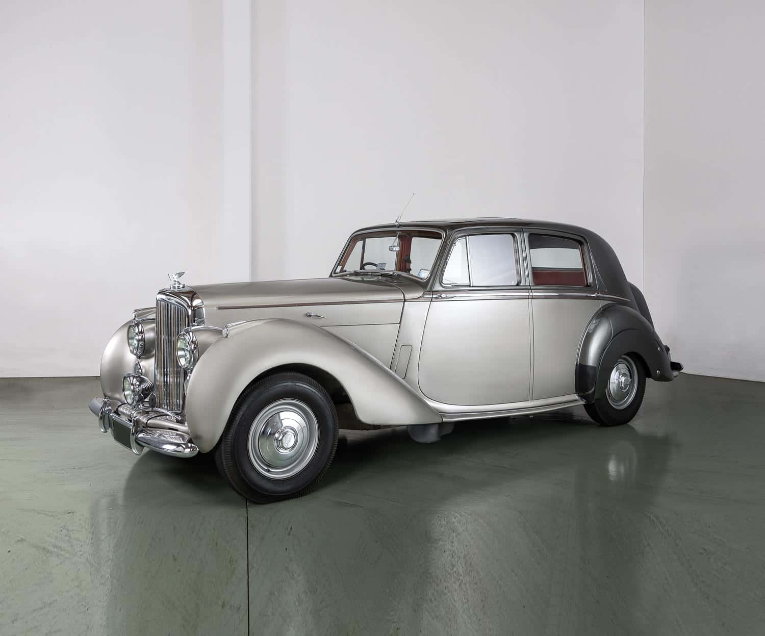 Caption: Classic Elegance: A Stunning Bentley Mark Vi In Pristine Condition Wallpaper