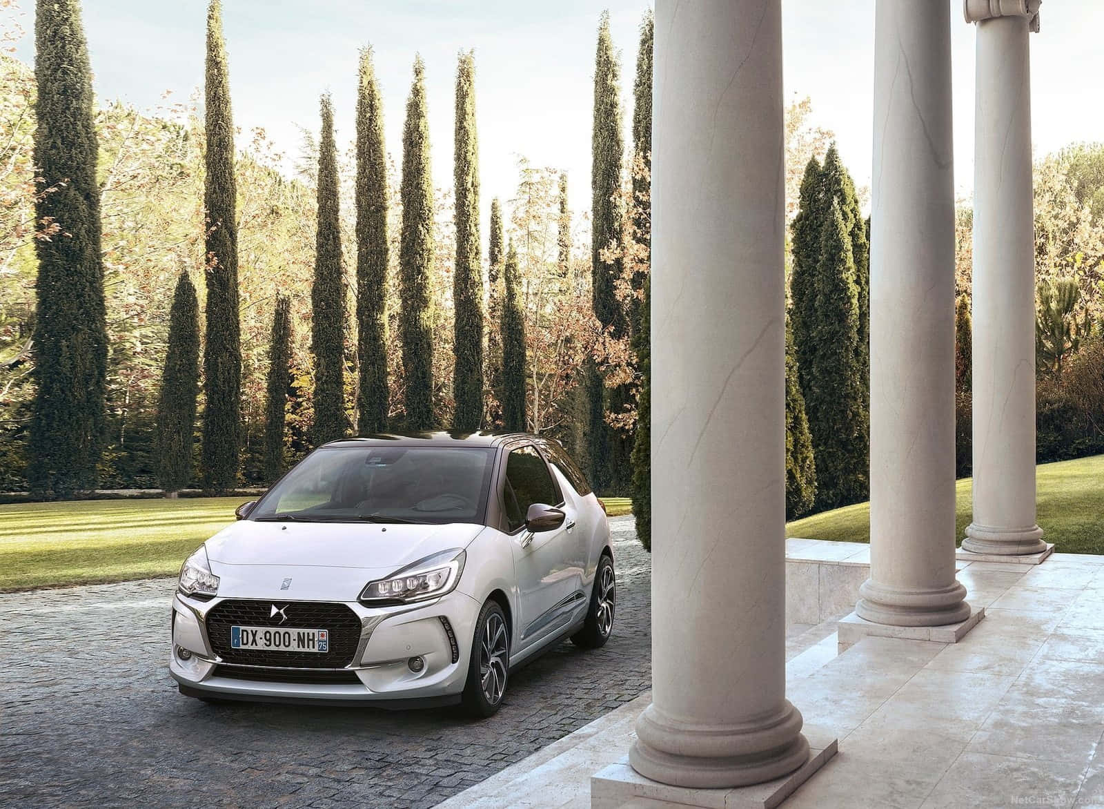 Caption: Elegant Citroen Ds3 In Full Glory Wallpaper