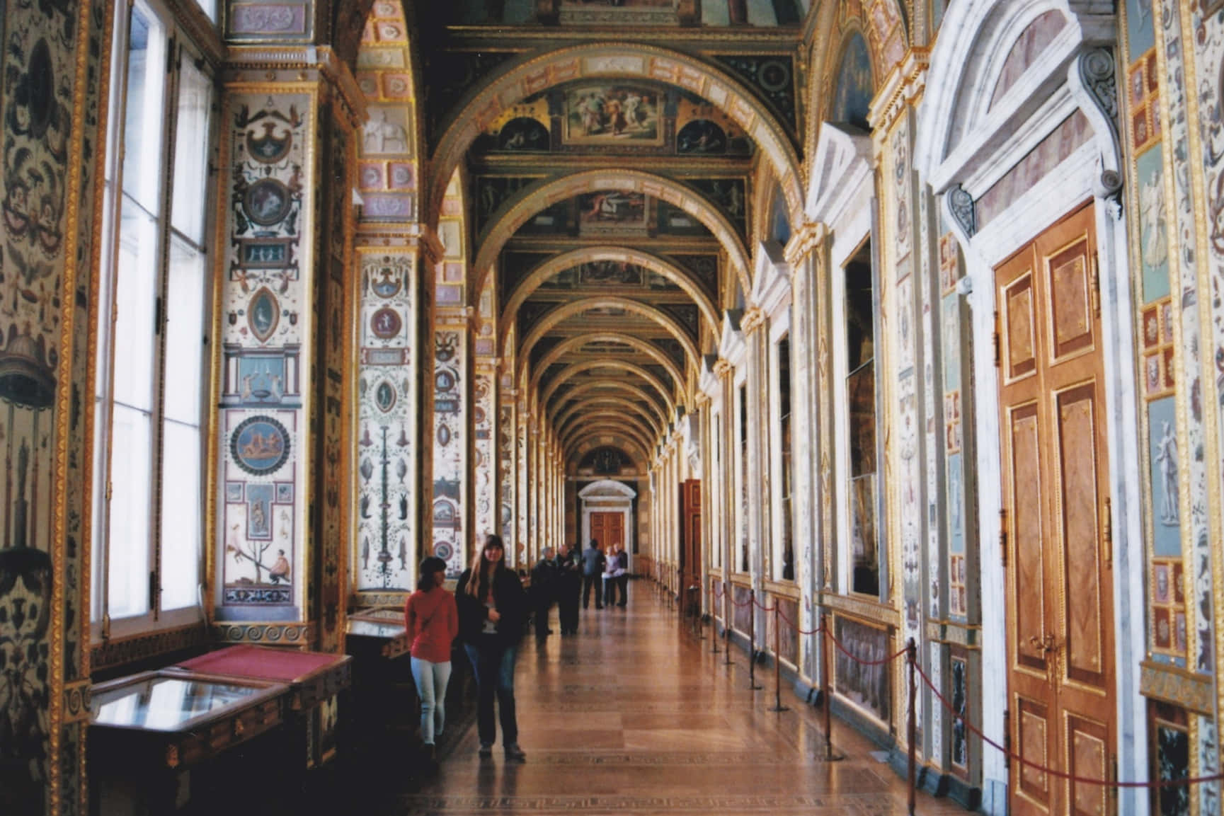 Caption: Enchanting Pathway At The Hermitage Wallpaper