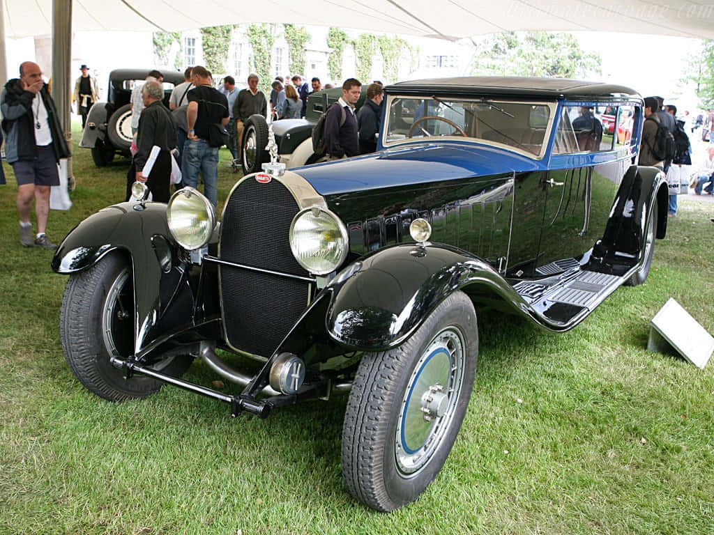 Caption: Exquisite Elegance: The Bugatti Type 41 Royale Wallpaper