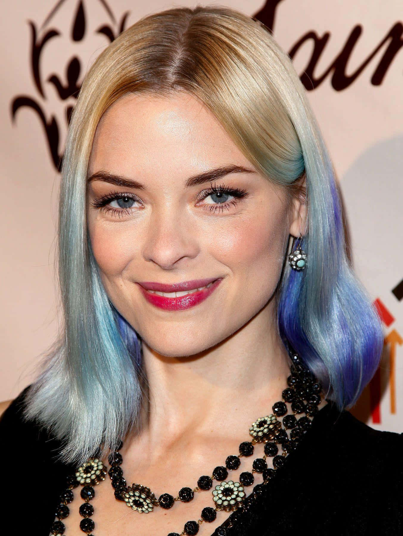 Caption: Jaime King Radiant In Glamorous Gown Wallpaper