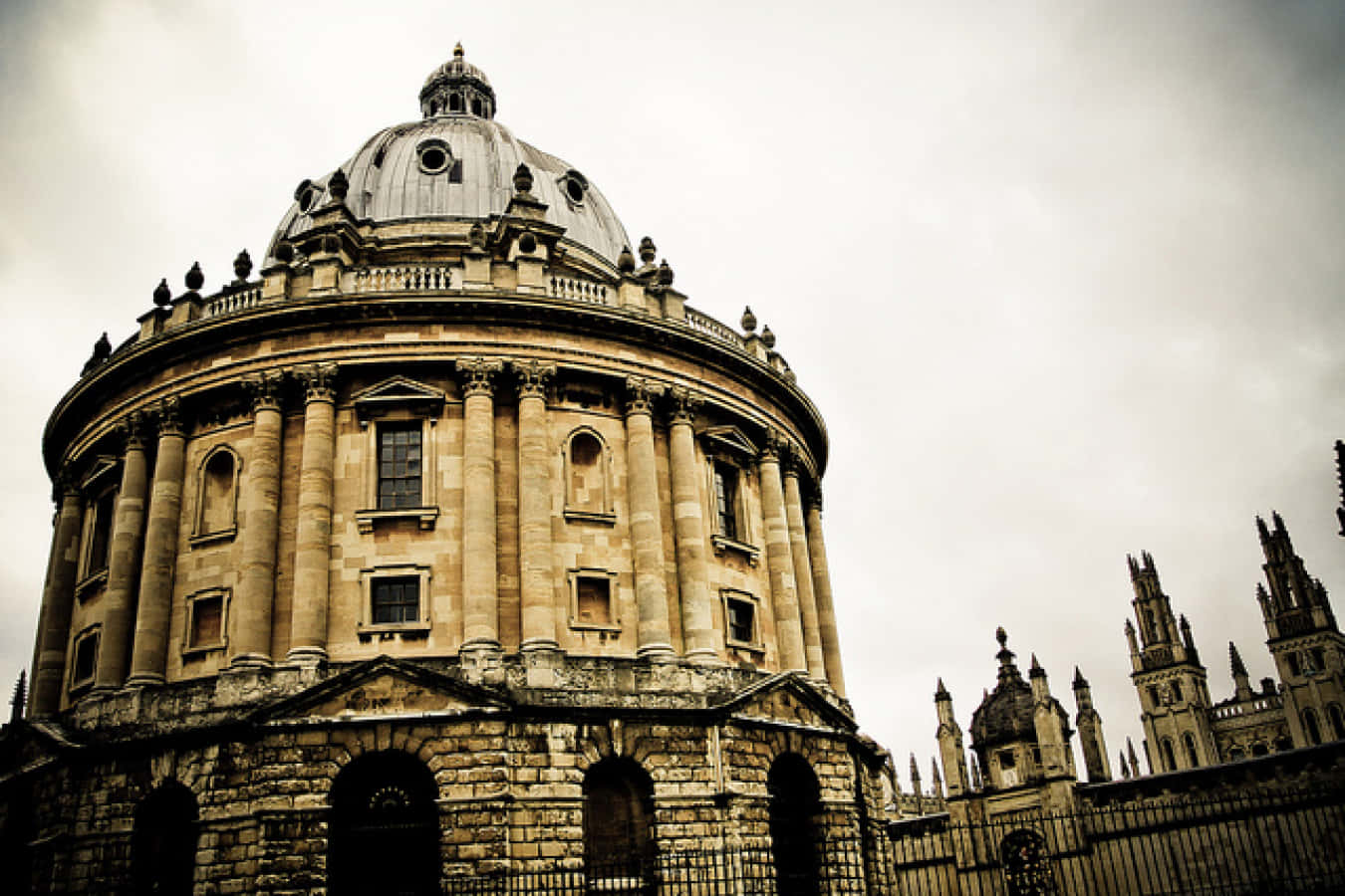 Caption: Oxford Views: An Evening By The River Thames Wallpaper