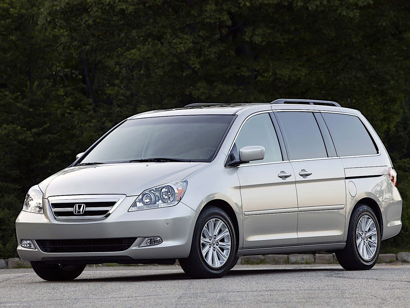 Caption: Sleek And Stylish Honda Odyssey Wallpaper