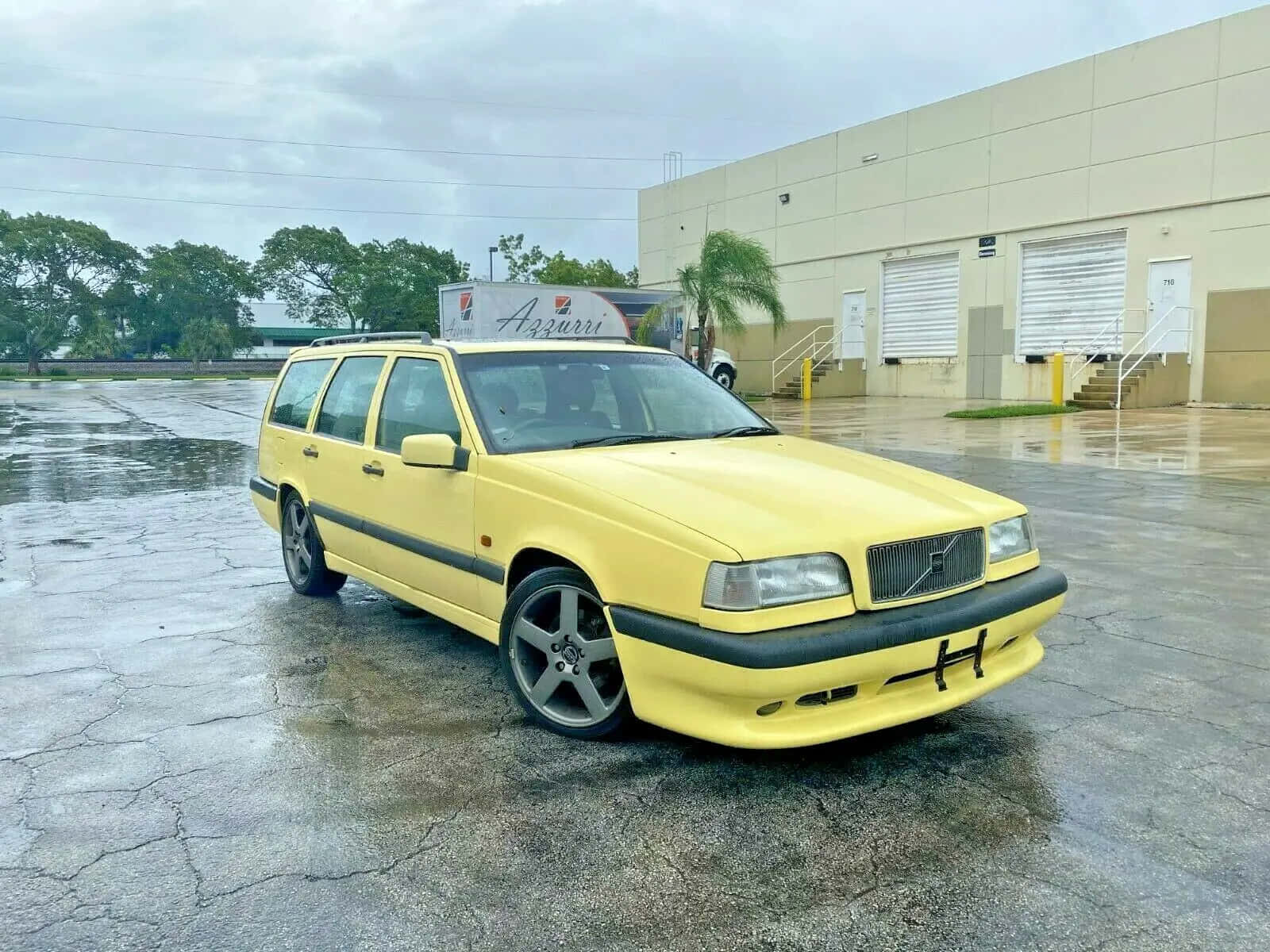 Caption: The Classic Volvo 850 - A Symbol Of Elegance And Performance Wallpaper