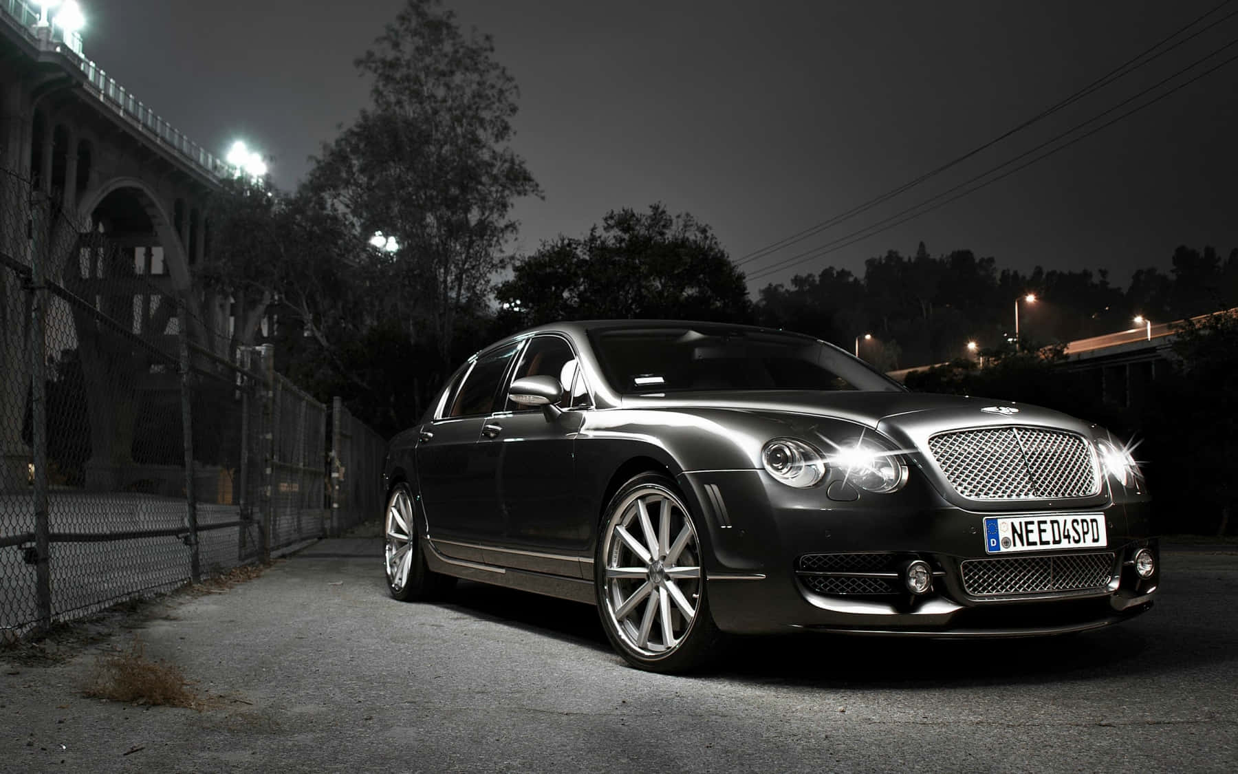 Captivating Elegance: The Bentley Flying Spur Wallpaper