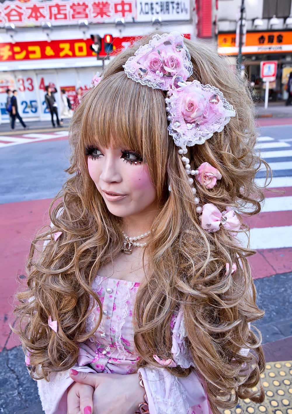 Captivating Gyaru Fashion And Style Wallpaper