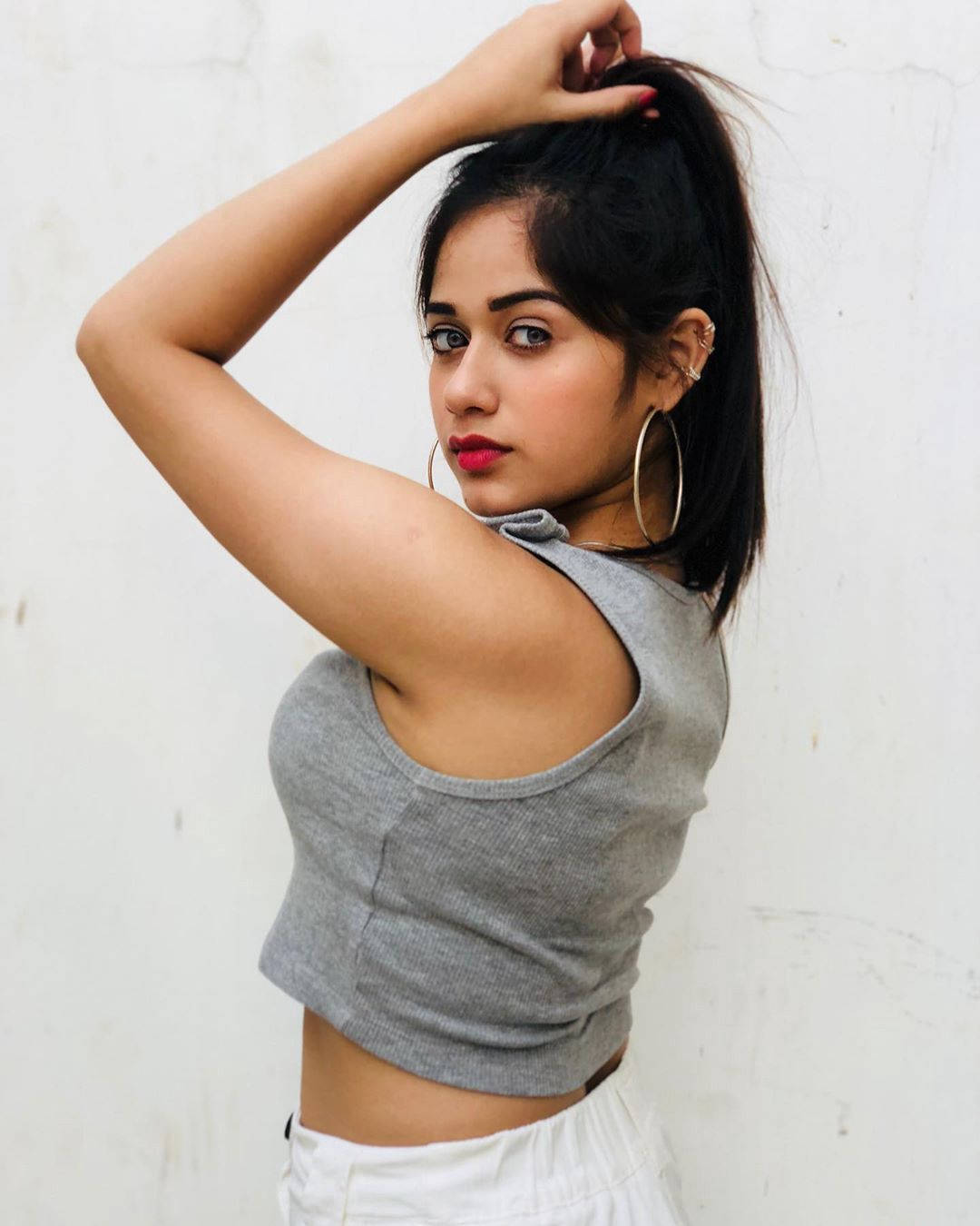 Captivating Jannat Zubair Wallpaper