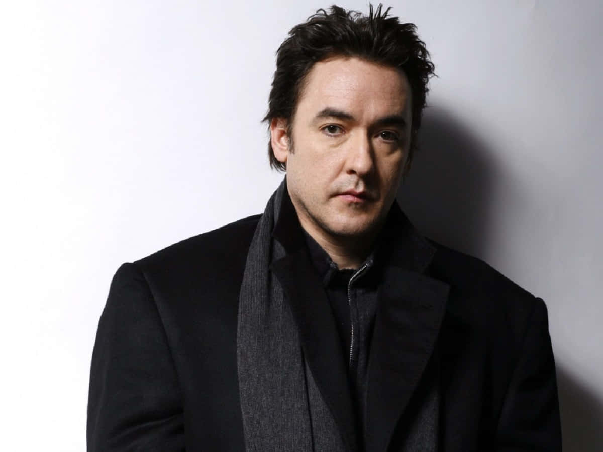 Captivating Portrait Of John Cusack Wallpaper