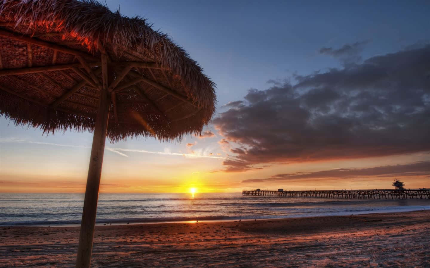 Capture The Essence Of California Summer While Soaking Up The Sun In This Stunning Beach Scene. Wallpaper