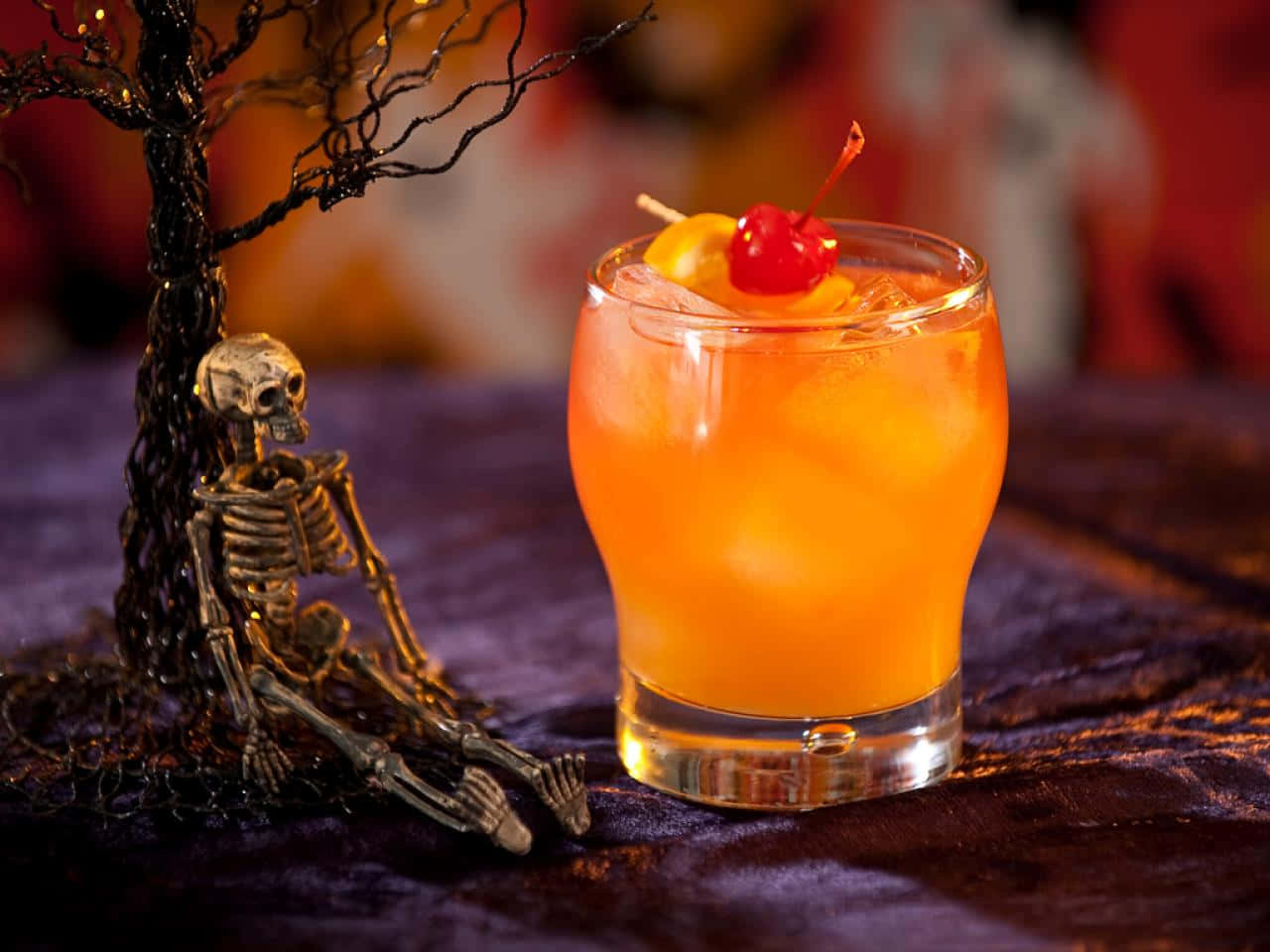 Celebrate Halloween With An Exhilarating, Scarily Good Cocktail Wallpaper