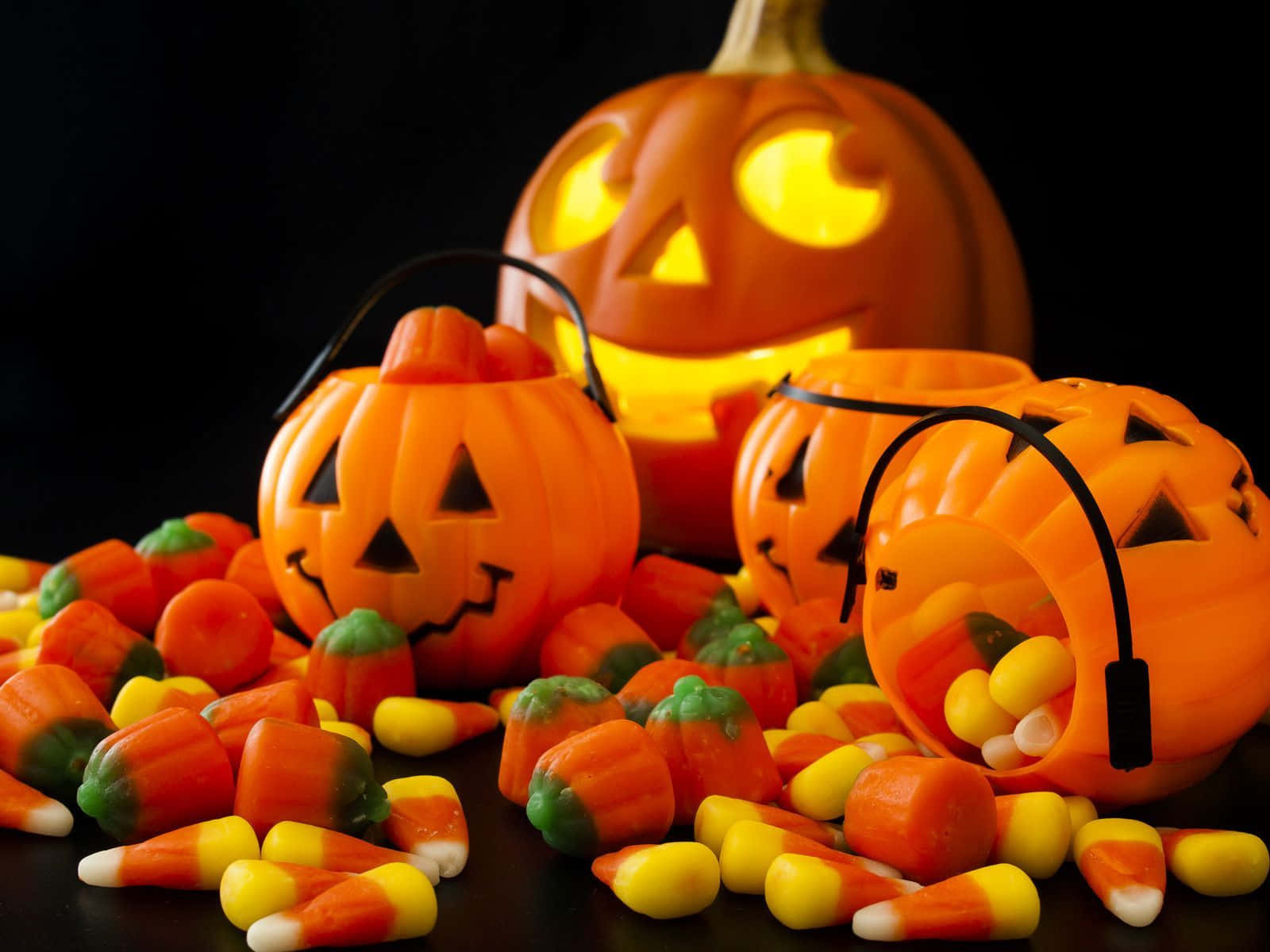 Celebrate Halloween With These Spooky And Delicious Treats! Wallpaper