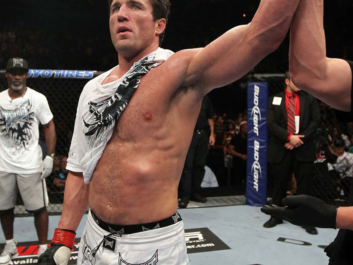 Celebrating Victory Chael Sonnen Wallpaper