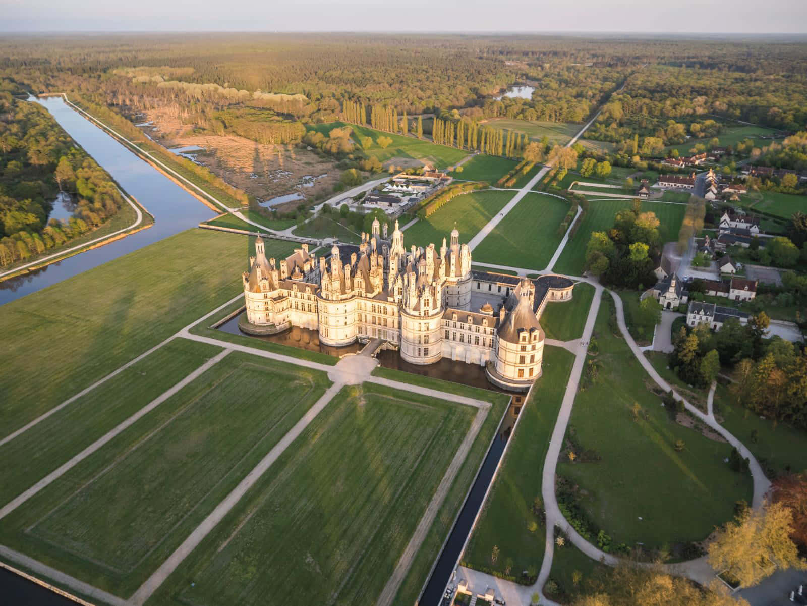 Chateau De Chambord Aerial Angle Shot Wallpaper