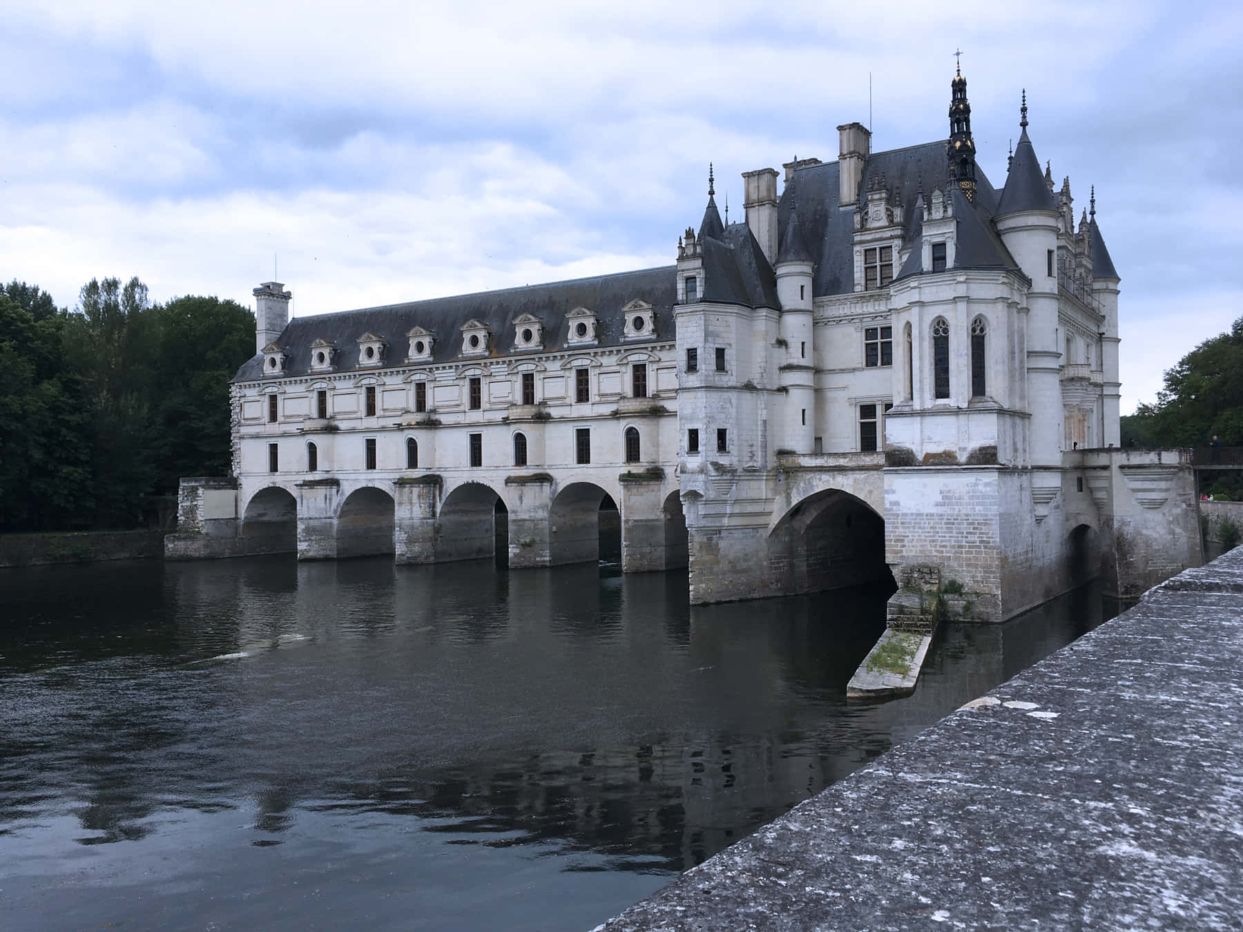 Chenonceau Darkened Day Wallpaper