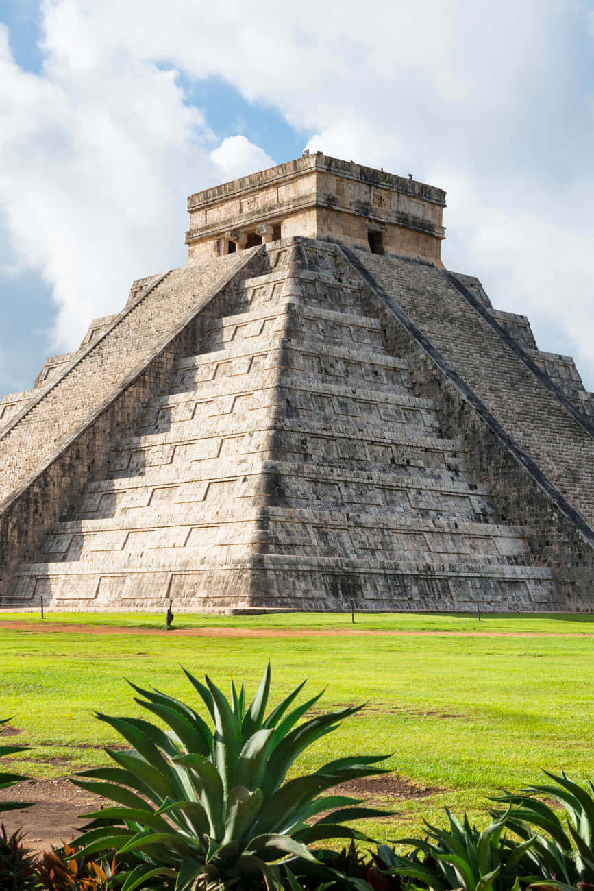 Chichen Itza Mexico Sunny Day Wallpaper