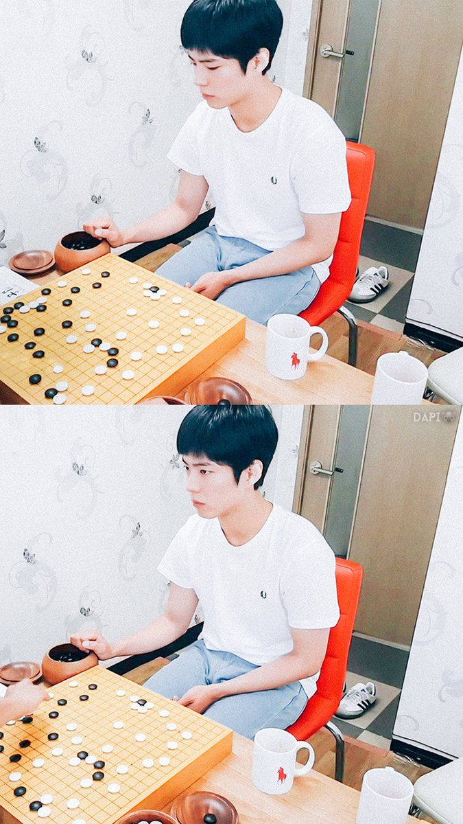 Choi Taek Engrossed In A Game Of Baduk - Reply 1988 Wallpaper