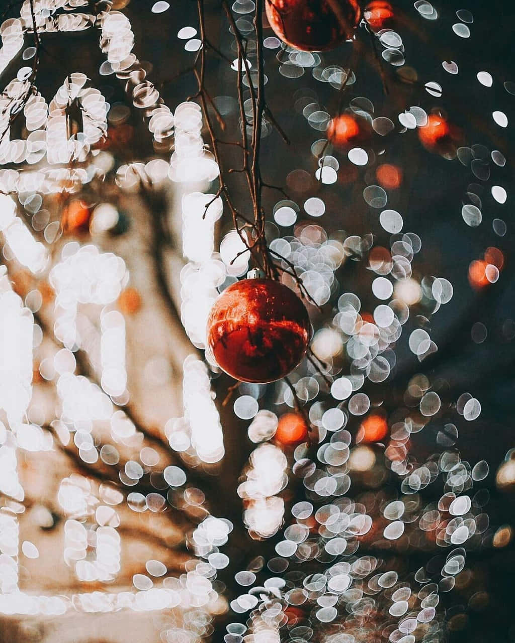 Christmas Bokeh Baubles Wallpaper