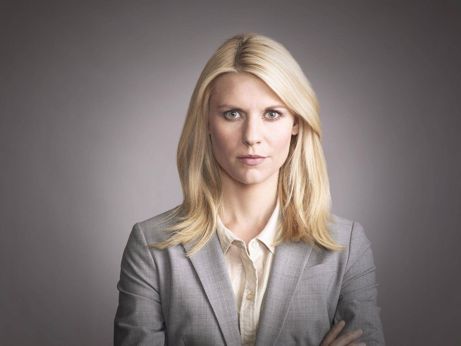 Claire Danes In Suit Wallpaper