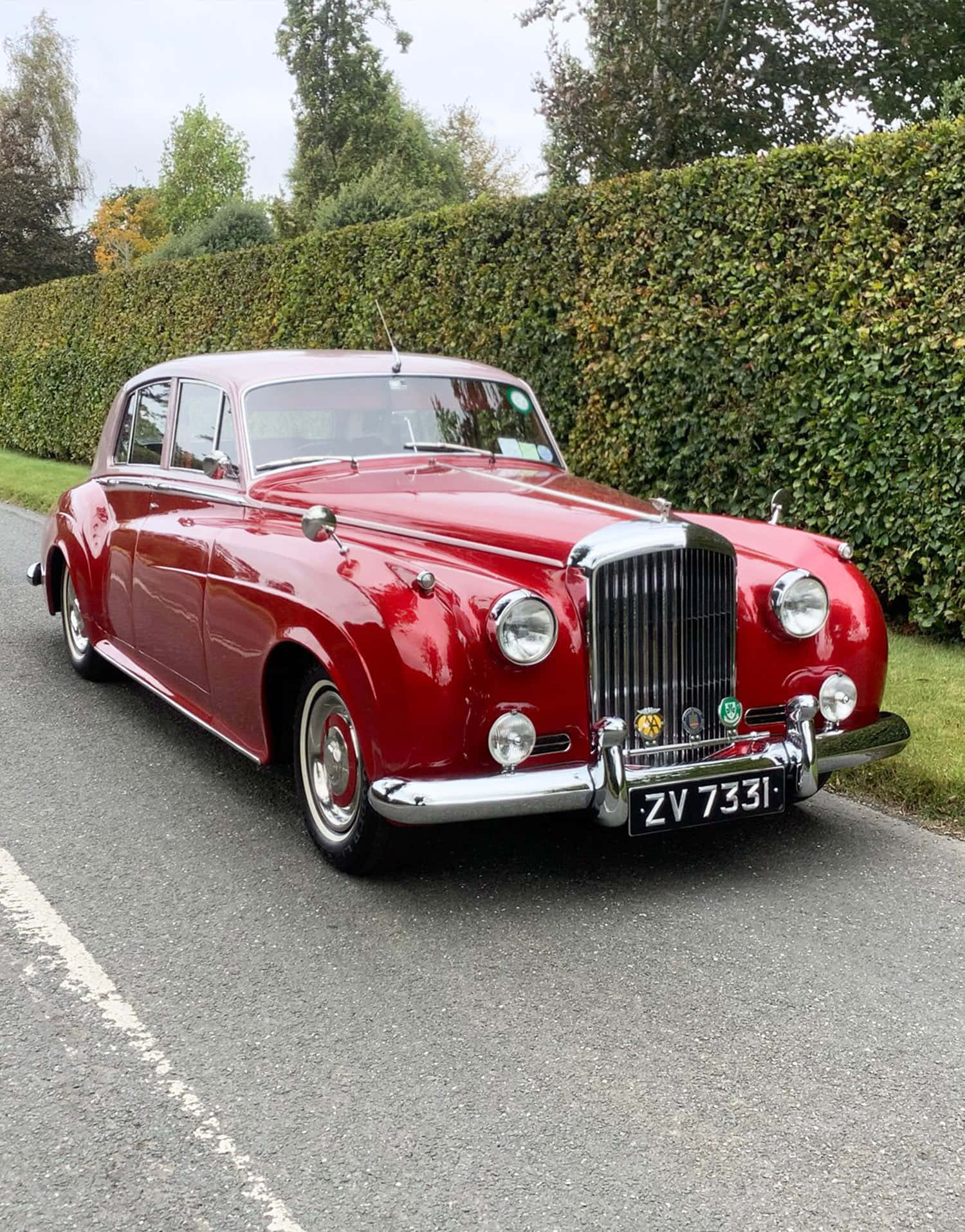 Classic Bentley S2 Luxury Automobile In Pristine Condition Wallpaper