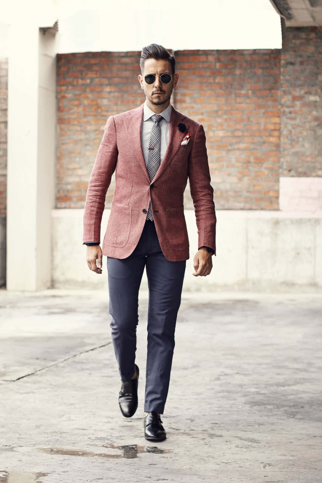 Classic Dapper Outfit Demonstrating Elegant Men's Fashion Wallpaper