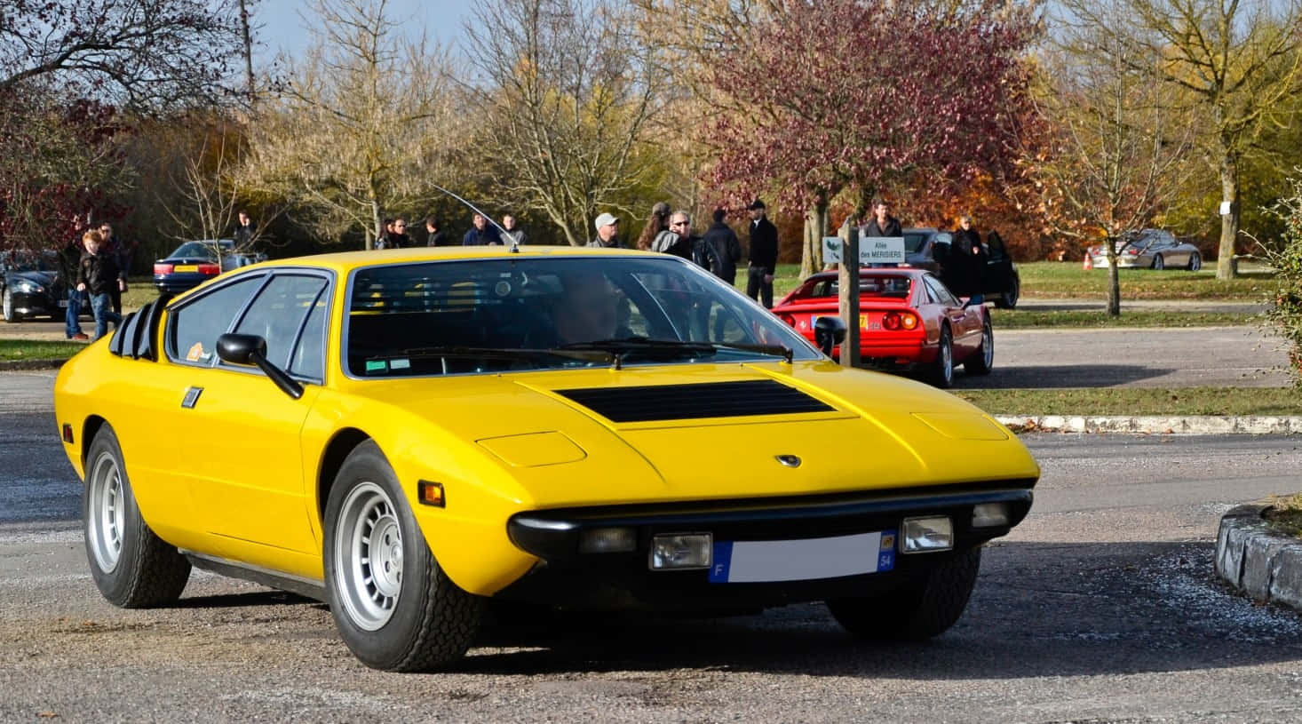 Classic Lamborghini Urraco In Pristine Condition Wallpaper