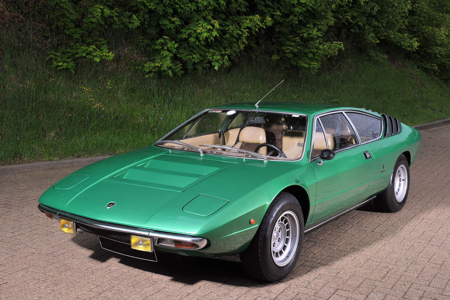 Classic Lamborghini Urraco In Stunning Red Wallpaper