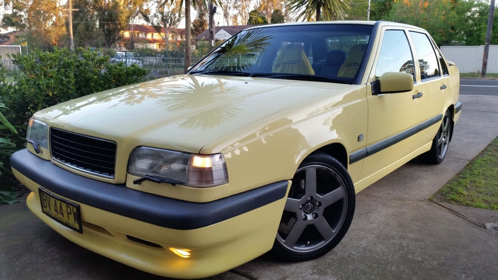 Classic Volvo 850 In Its Prime Wallpaper