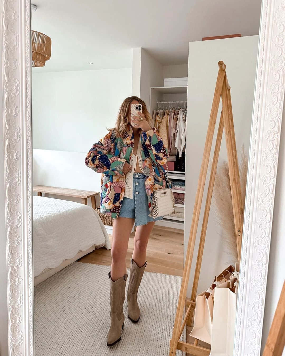 Coastal Cowgirl Aesthetic Mirror Selfie Wallpaper