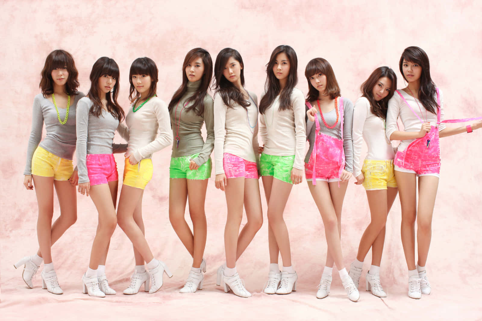 Colorful_ Pop_ Group_ Photo_ Shoot Wallpaper