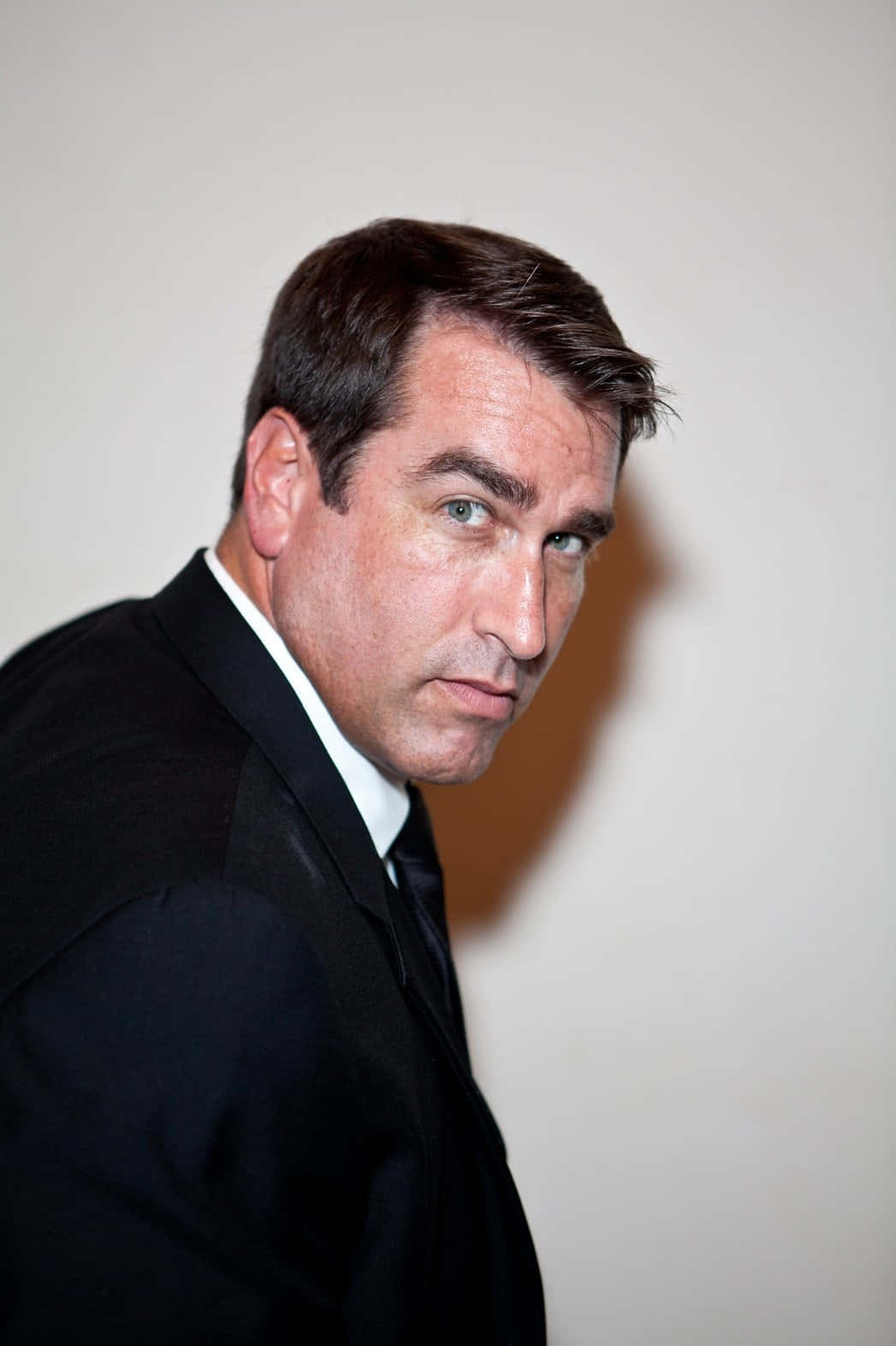 Comedian Rob Riggle In Casual Attire Wallpaper