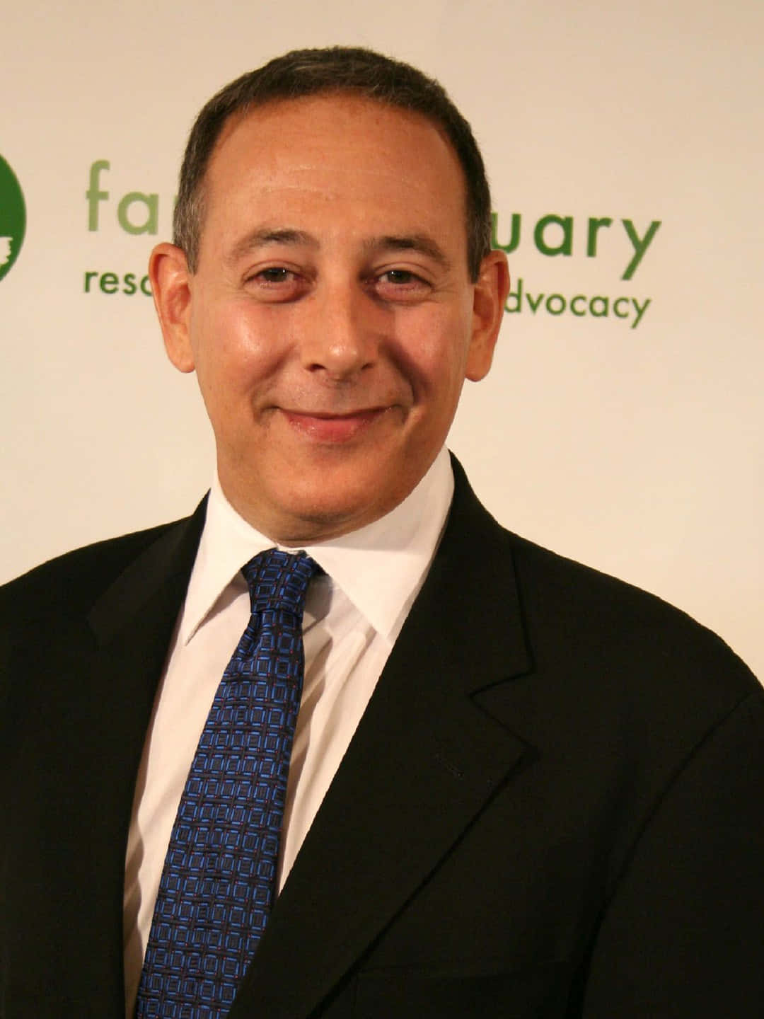 Comedic Actor Paul Reubens Wallpaper