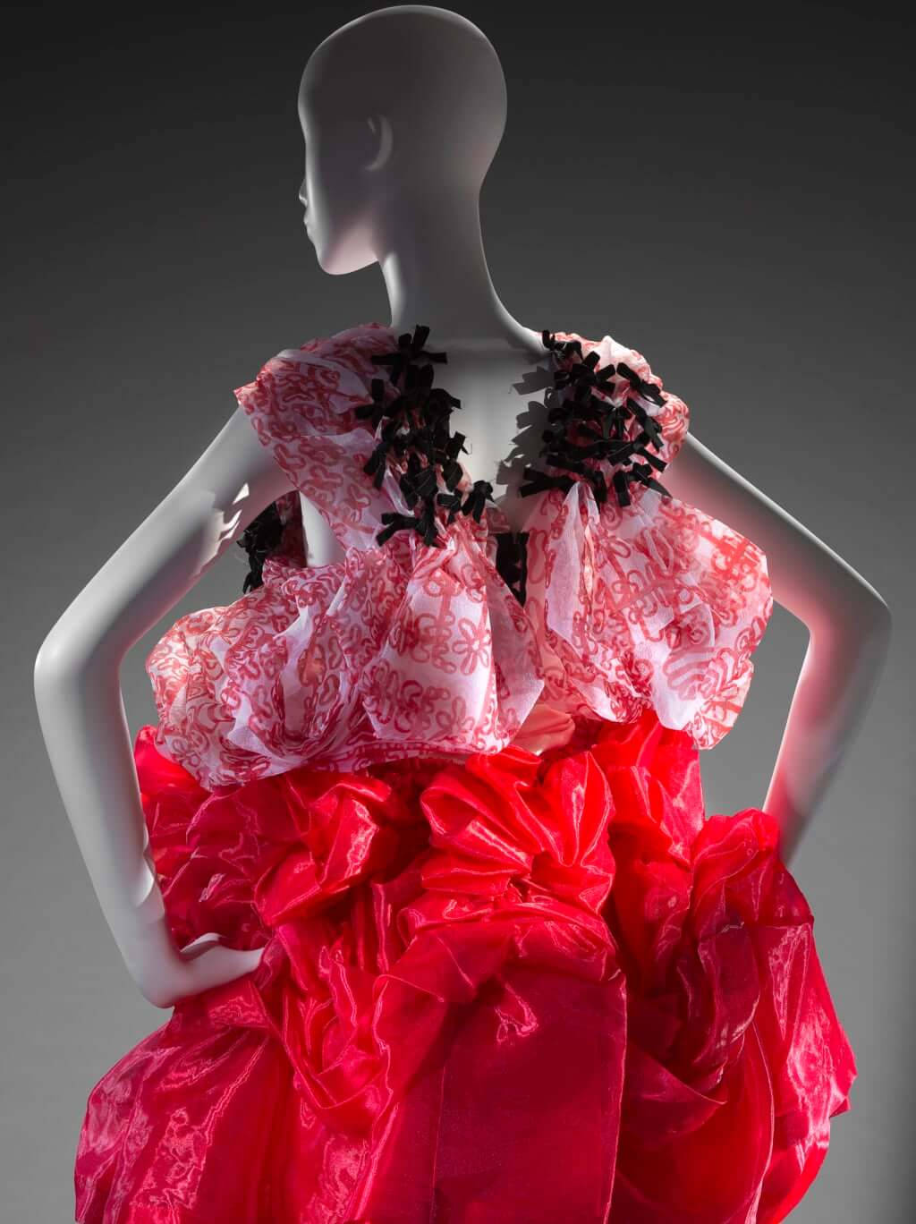 Comme Des Garçons Red Dress Mannequin Wallpaper