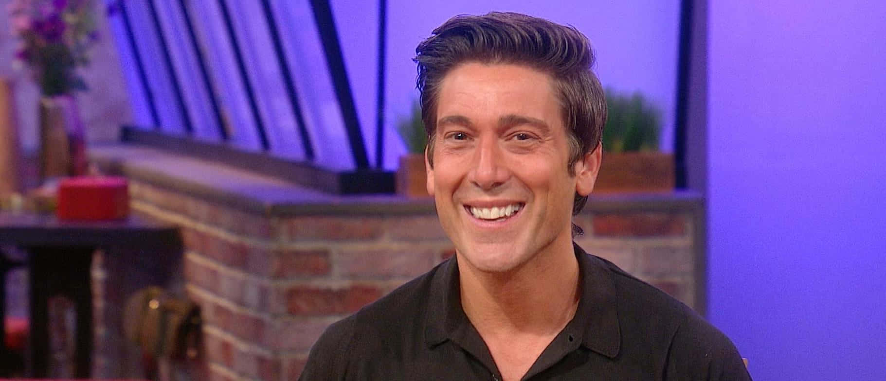 Confident Smile - David Muir Wallpaper