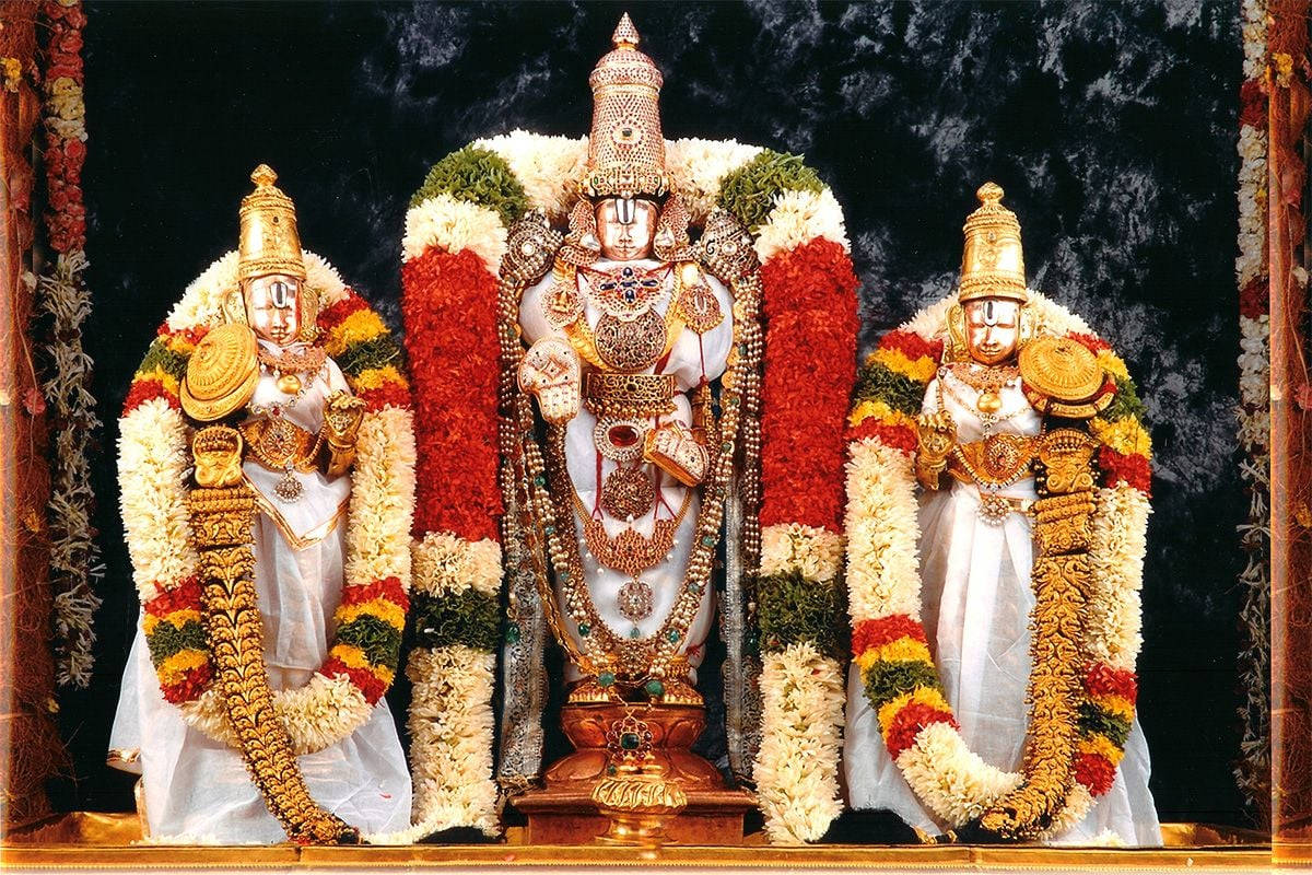 Consorts With Lord Venkateswara 4k Wallpaper