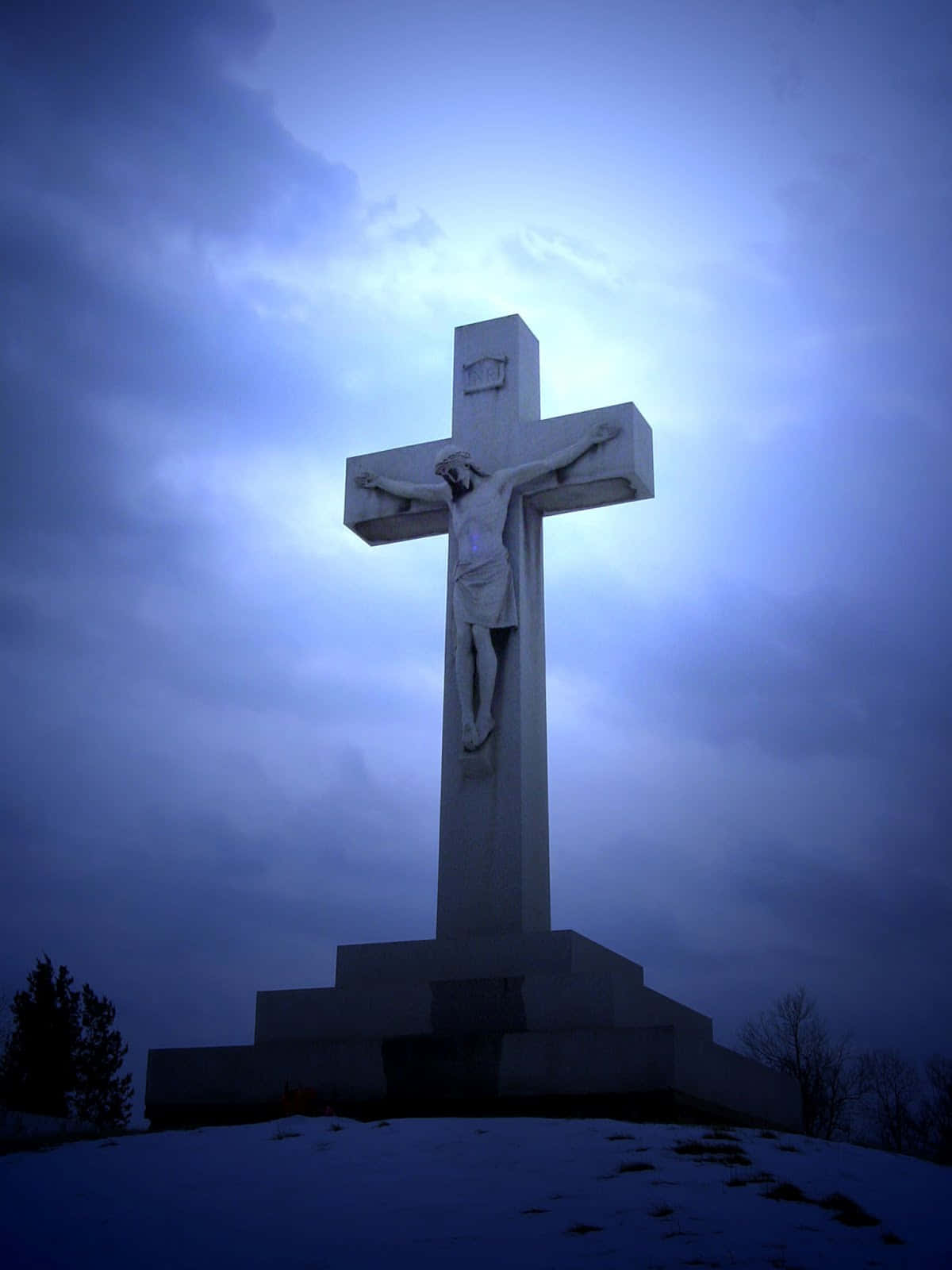 Cool Cross In A Nighttime Sky Wallpaper