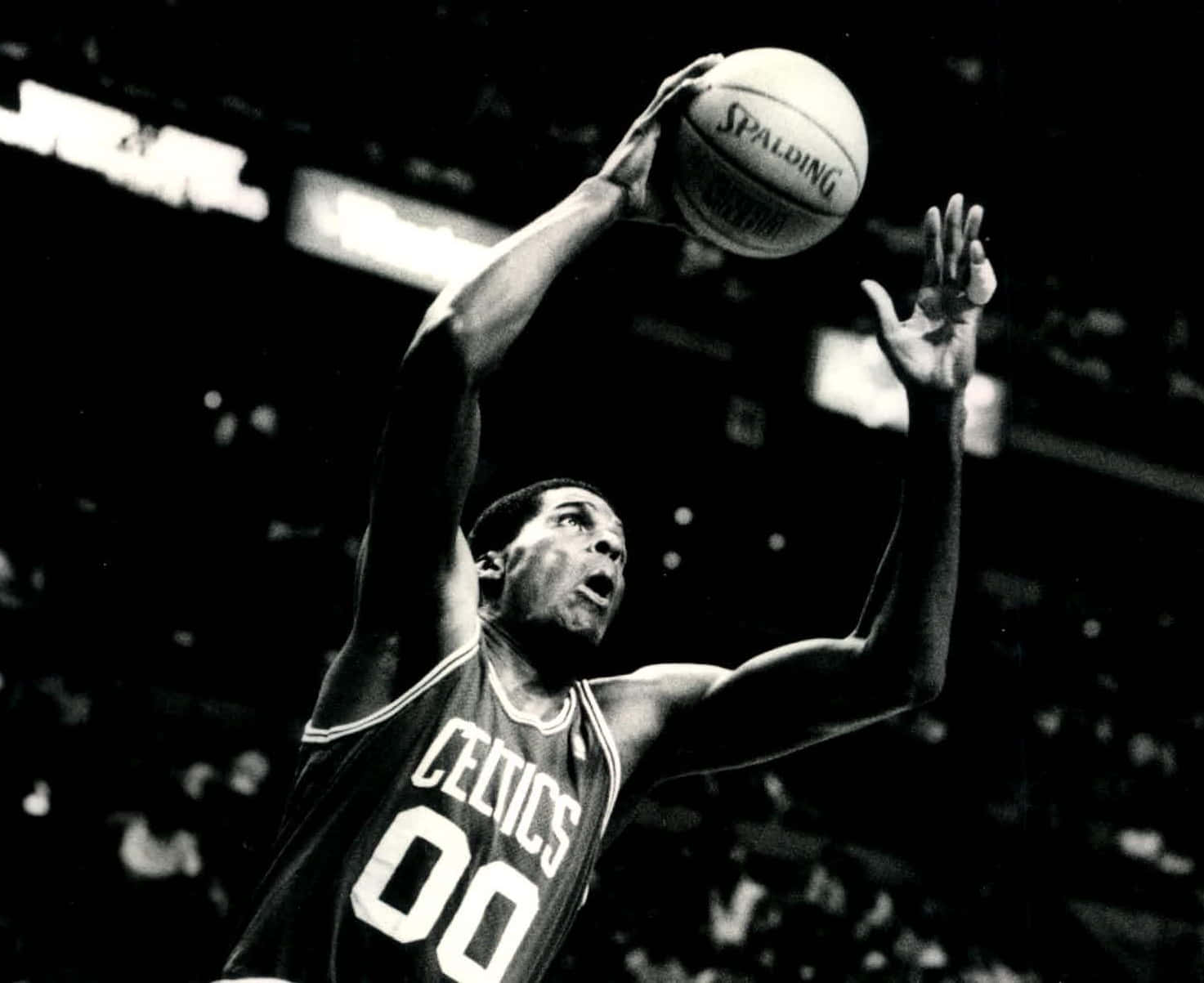 Cool Robert Parish Black And White Wallpaper