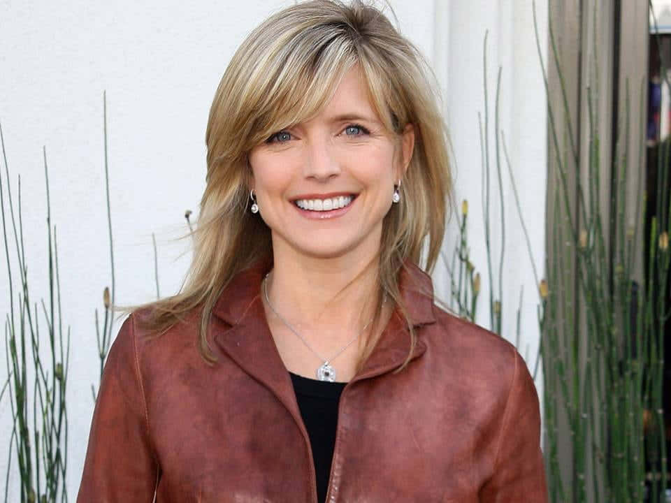 Courtney Thorne-smith Looking Stunning In A Photoshoot Wallpaper