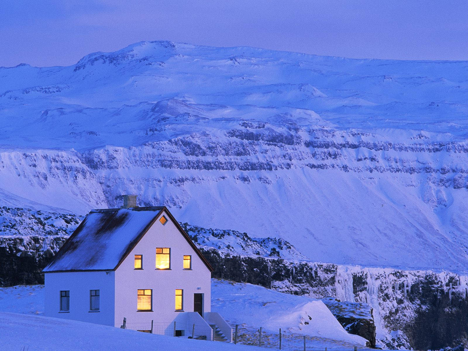 Cozy Winter Aesthetic Cabin Wallpaper