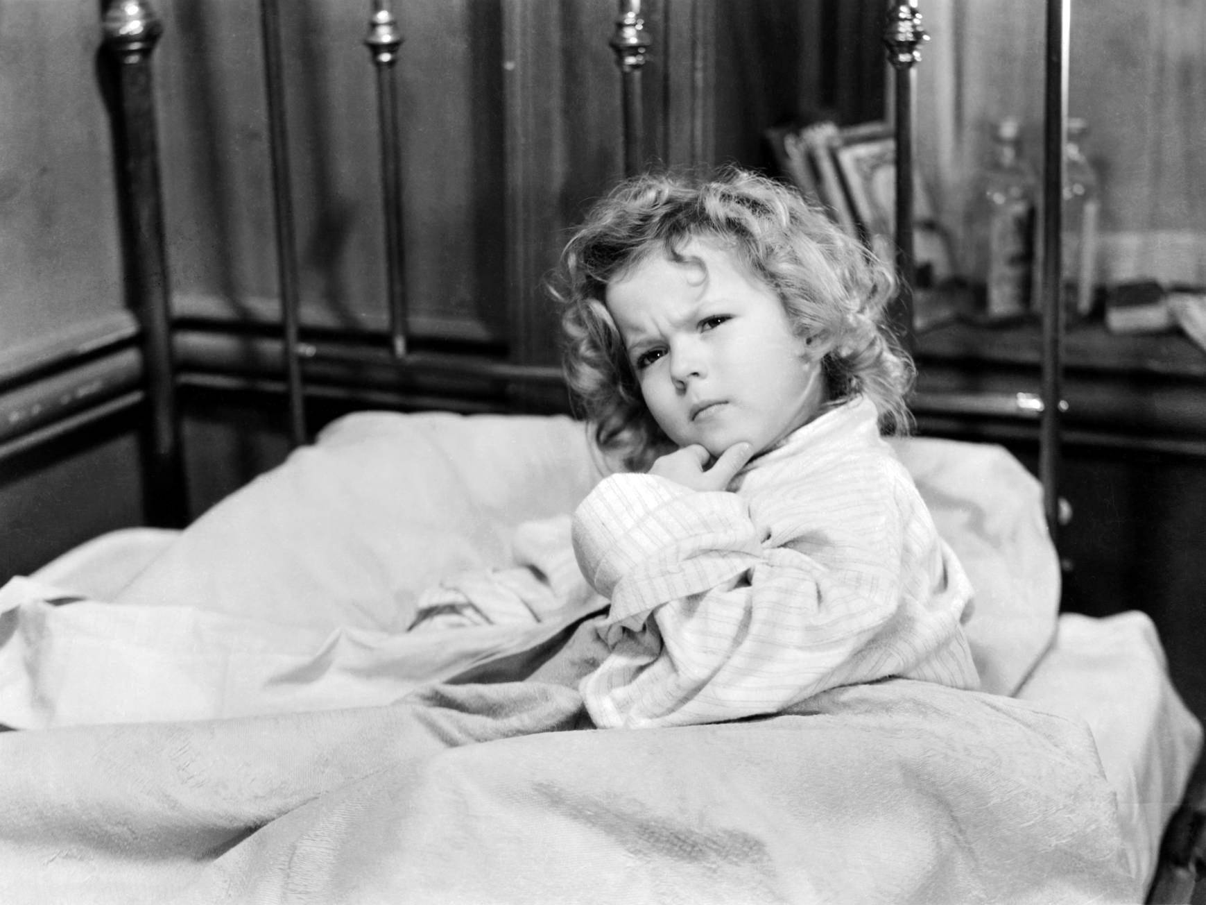 Curious Young Shirley Temple Wallpaper