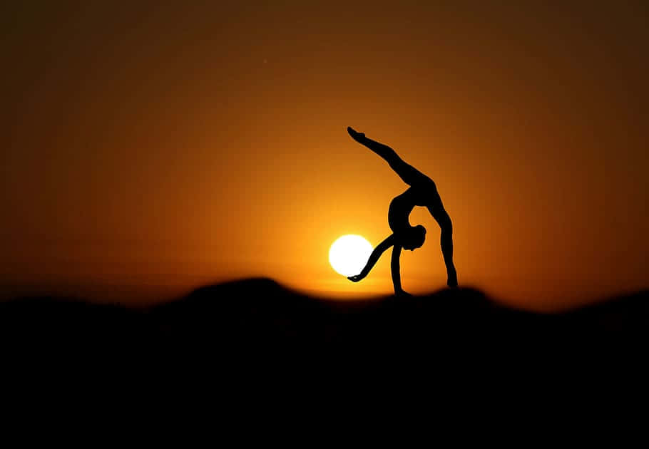 Cute Gymnastics One Hand Split Silhouette Wallpaper