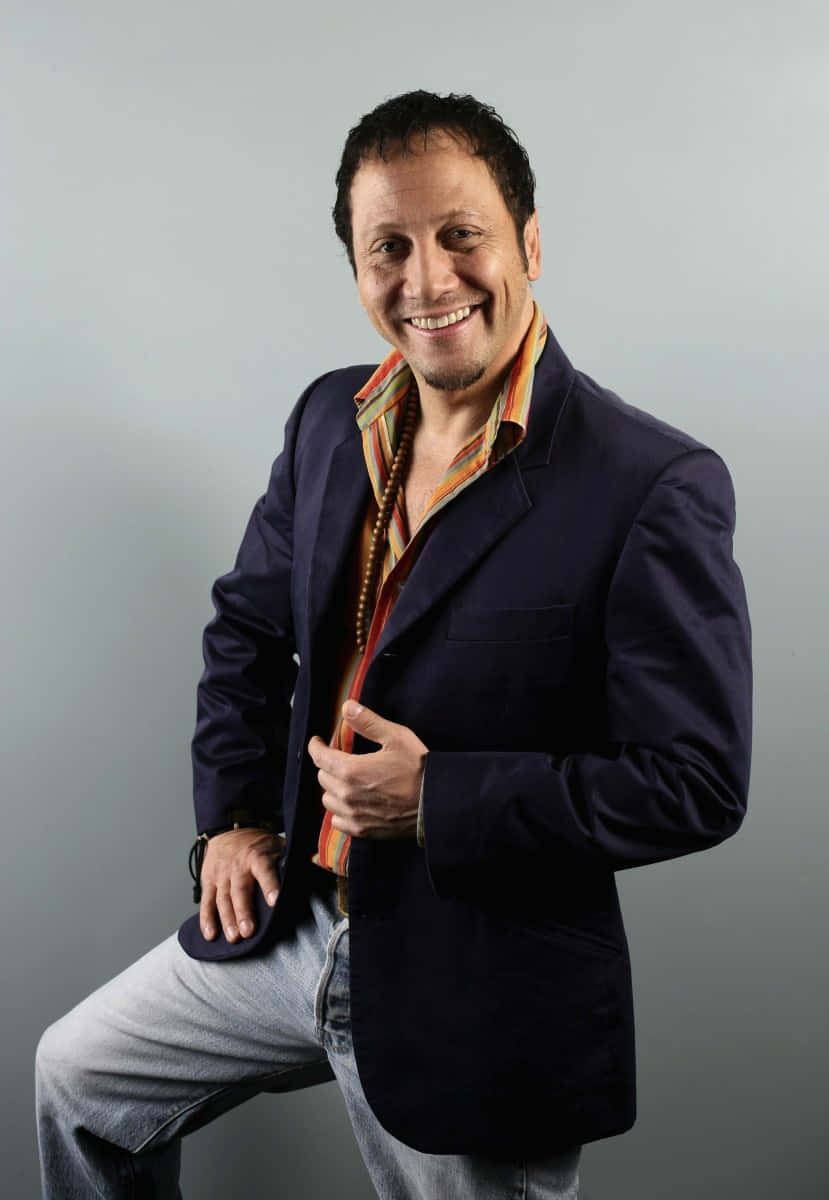 Cute Photoshoot Of Rob Schneider Wallpaper